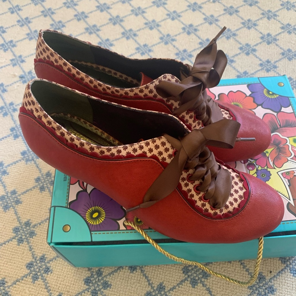 Poetic License Cuban heels - size 39 - NWOT